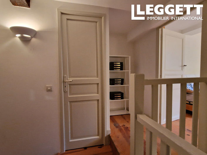 Image No.10-3 Bed House for sale