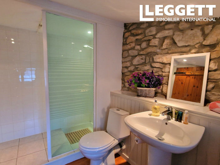 Image No.8-3 Bed House for sale