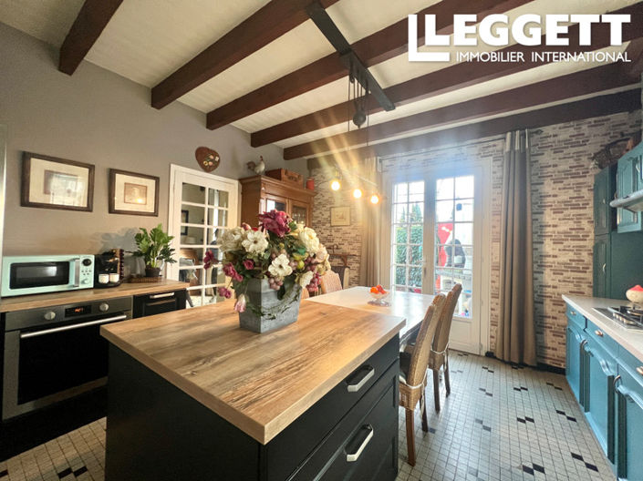 Image No.3-5 Bed House for sale