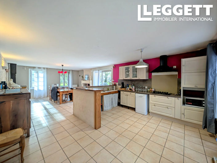 Image No.2-4 Bed House for sale