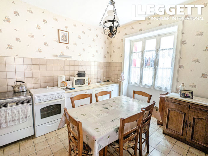 Image No.2-Maison de 2 chambres à vendre à Lussac-les-Églises