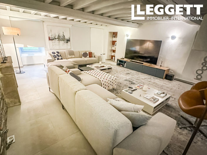 Image No.7-6 Bed House for sale