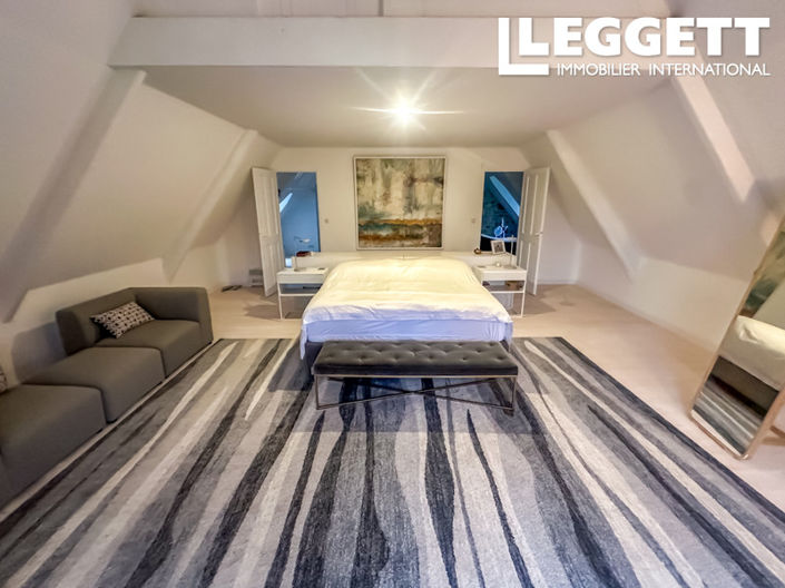 Image No.8-6 Bed House for sale