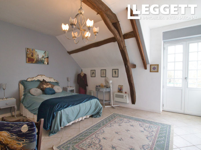 Image No.7-5 Bed House for sale