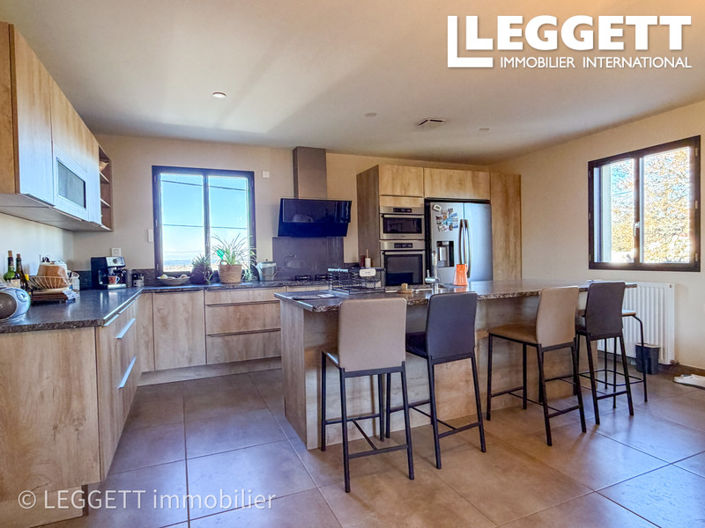 Image No.6-4 Bed House for sale