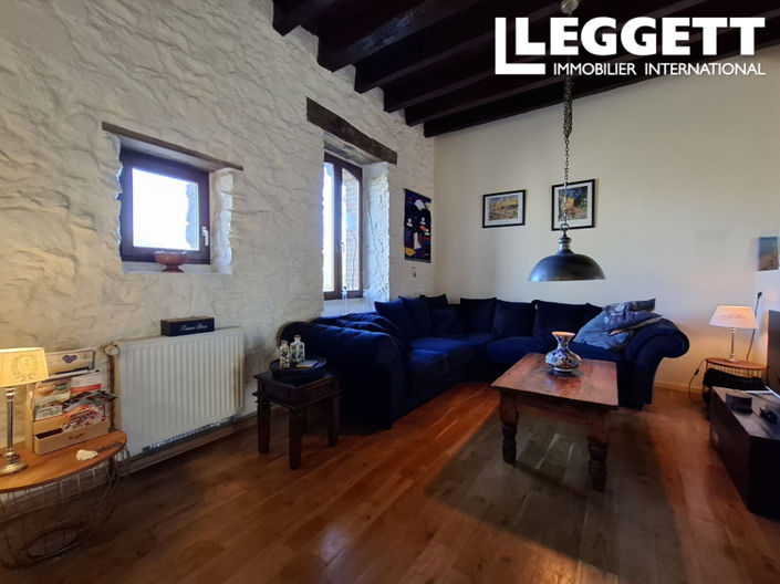 Image No.8-7 Bed House for sale