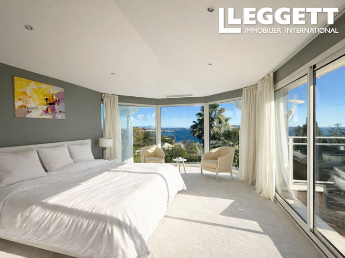 Image No.5-6 Bed House for sale