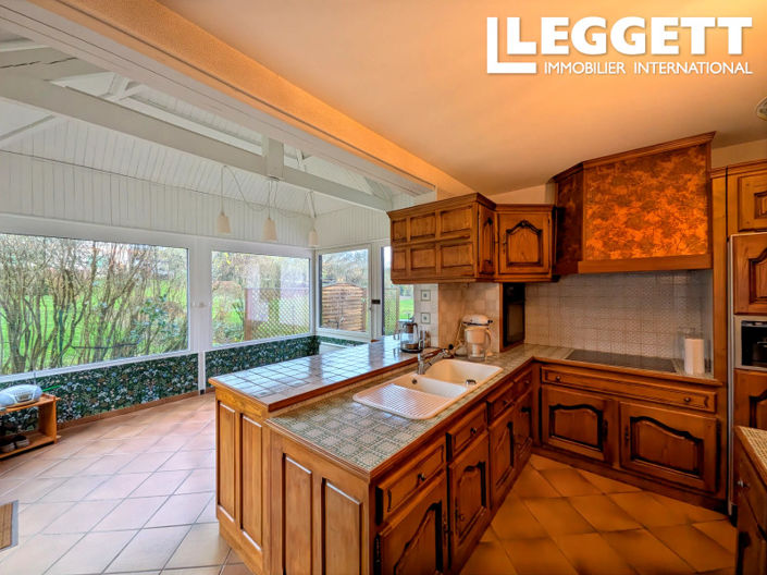 Image No.2-5 Bed House for sale