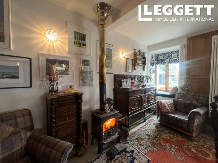 Image No.6-5 Bed House for sale