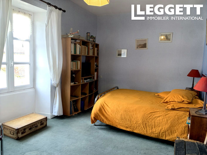 Image No.10-4 Bed House for sale