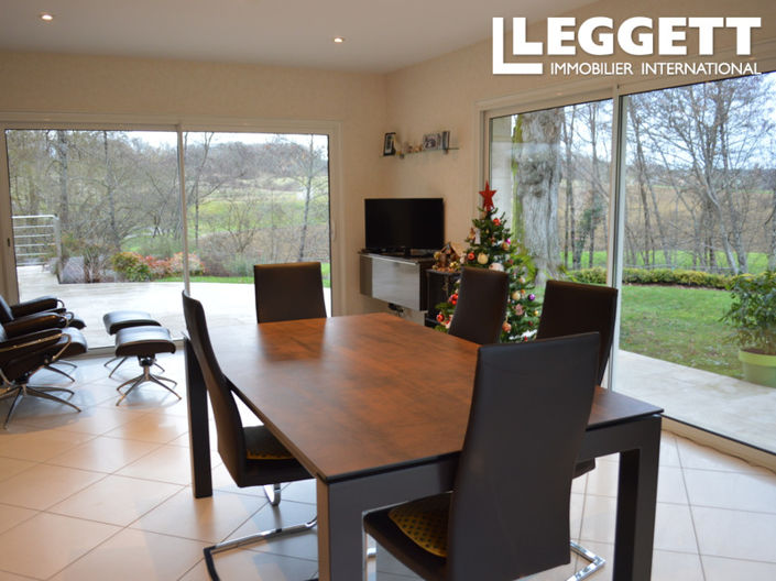 Image No.6-4 Bed House for sale