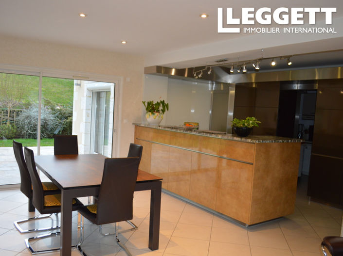 Image No.7-4 Bed House for sale