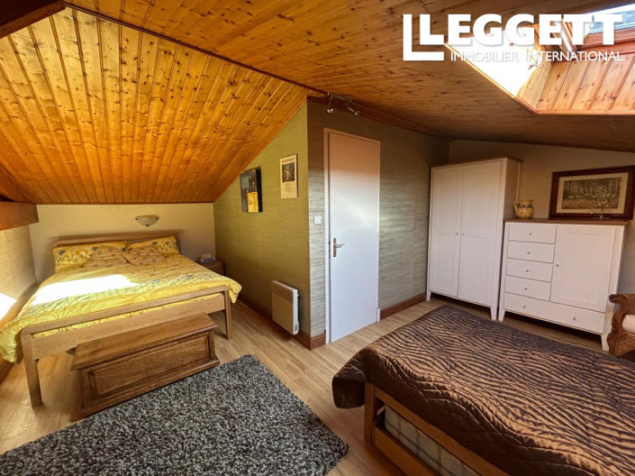 Image No.8-4 Bed House for sale