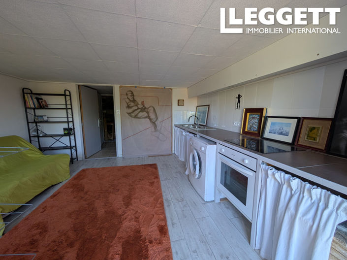 Image No.8-2 Bed House for sale