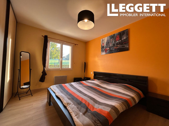 Image No.10-4 Bed House for sale