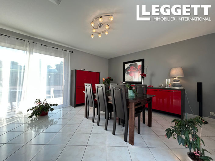 Image No.6-4 Bed House for sale