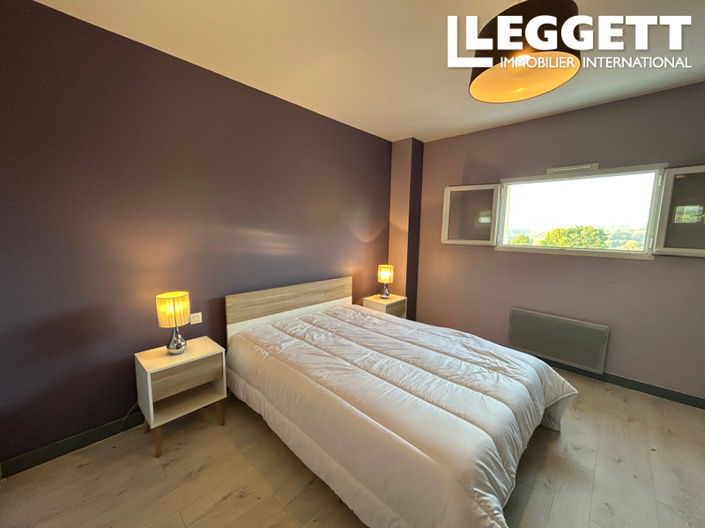 Image No.8-4 Bed House for sale