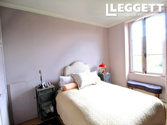 Image No.10-2 Bed House for sale