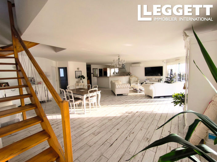 Image No.2-5 Bed House for sale