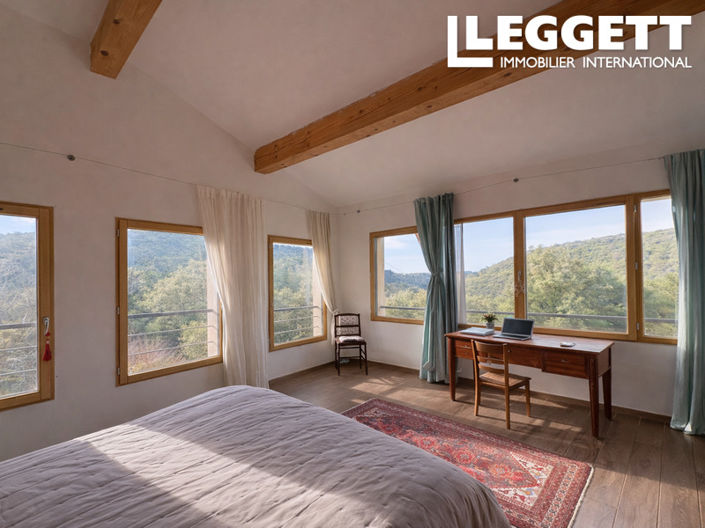 Image No.7-5 Bed House for sale