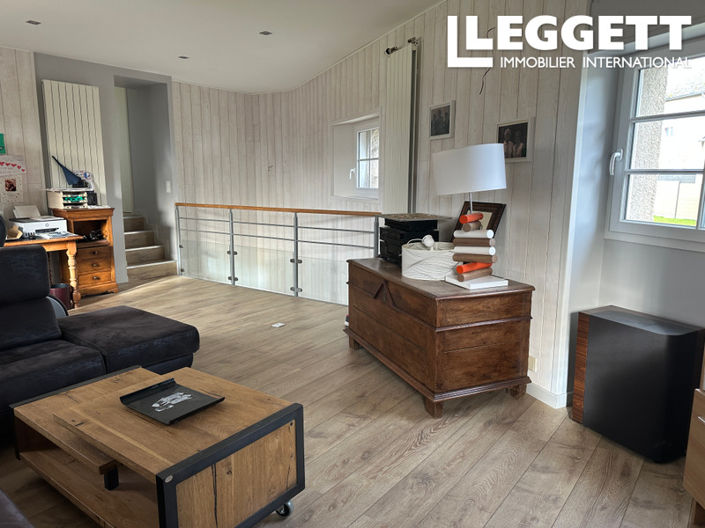 Image No.10-5 Bed House for sale