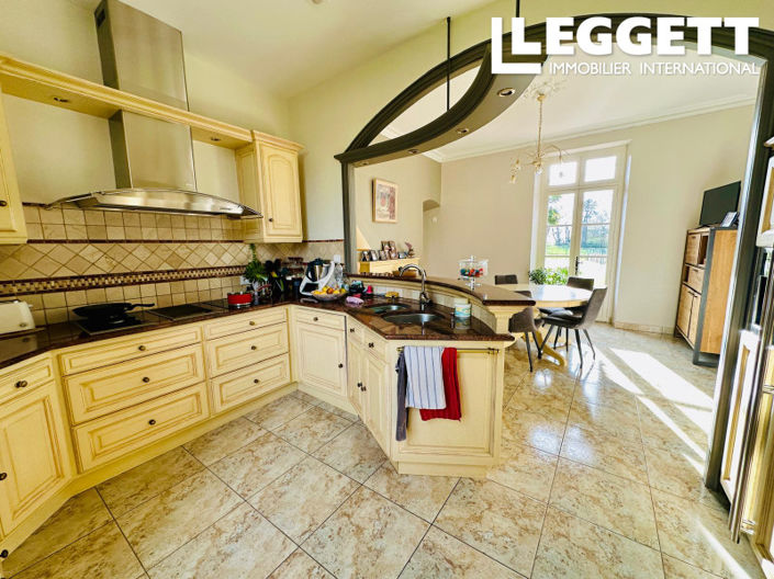 Image No.7-5 Bed House for sale