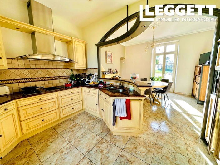 Image No.7-Maison de 5 chambres à vendre à Evron