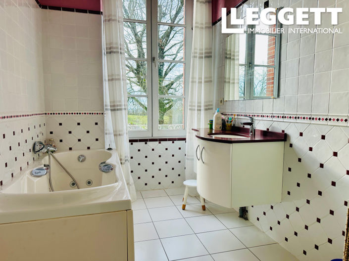 Image No.9-5 Bed House for sale