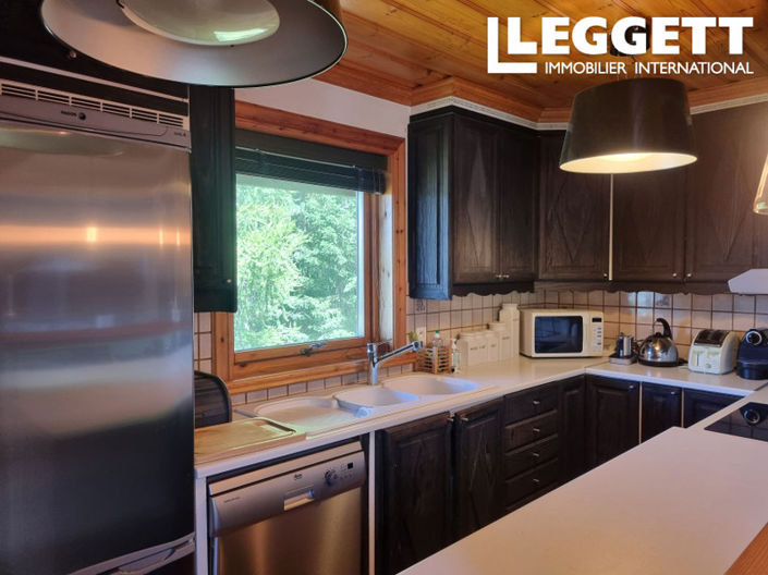 Image No.4-6 Bed House for sale