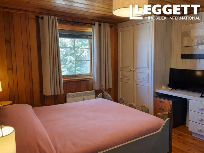 Image No.5-6 Bed House for sale