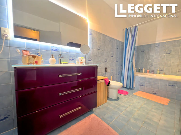 Image No.9-2 Bed House for sale