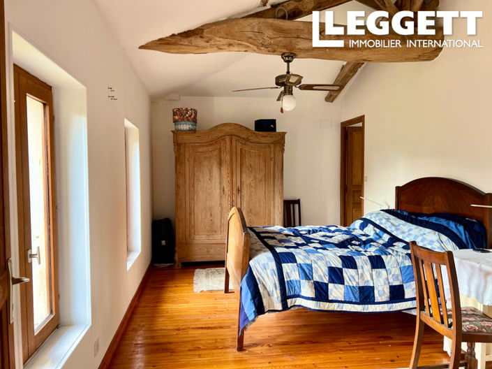 Image No.6-4 Bed House for sale