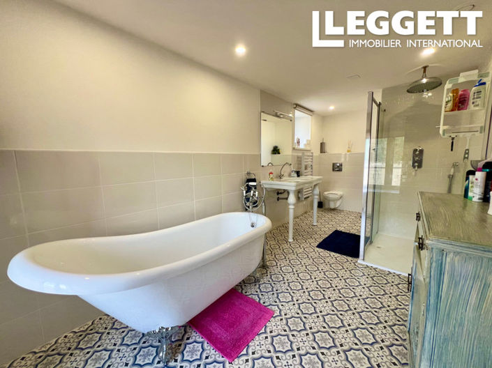 Image No.7-4 Bed House for sale