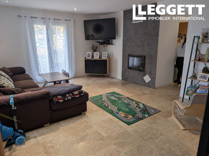 Image No.5-2 Bed House for sale