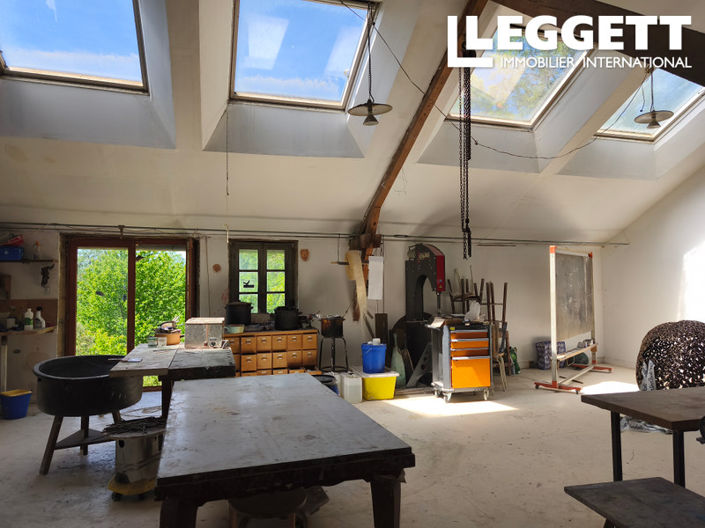 Image No.2-5 Bed House for sale