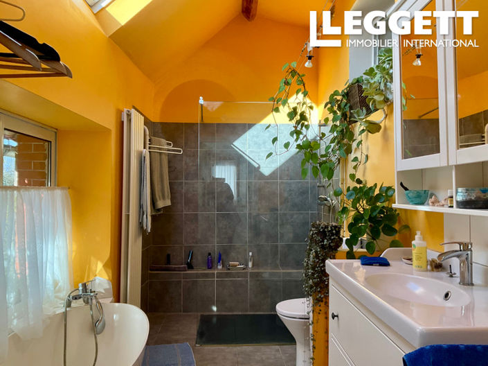 Image No.6-5 Bed House for sale