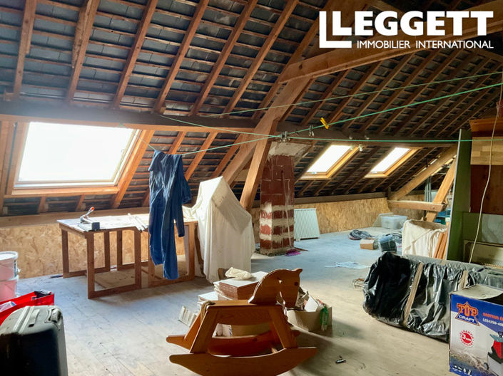 Image No.8-5 Bed House for sale