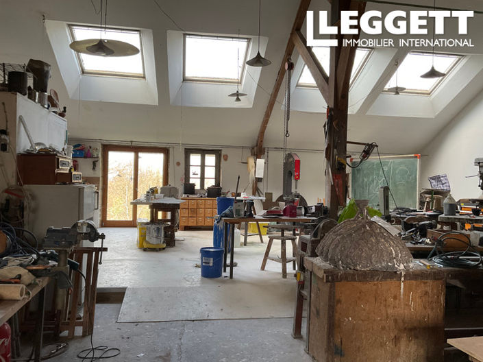 Image No.9-5 Bed House for sale