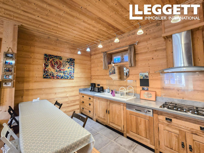 Image No.6-4 Bed House for sale