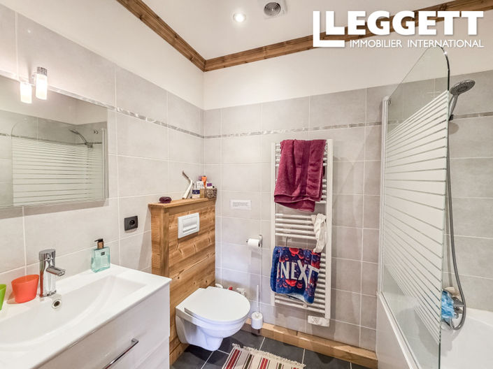 Image No.9-4 Bed House for sale