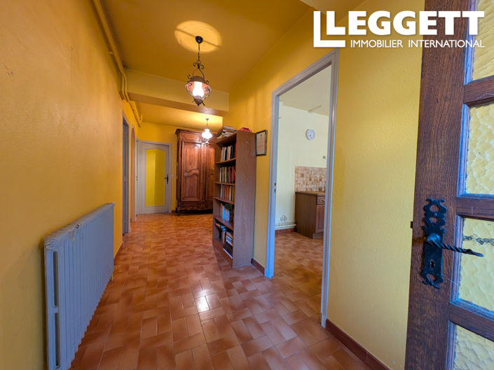 Image No.7-6 Bed House for sale