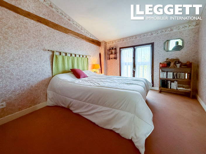 Image No.7-7 Bed House for sale