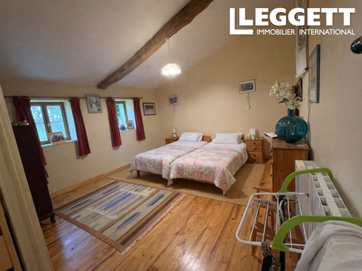 Image No.8-4 Bed House for sale