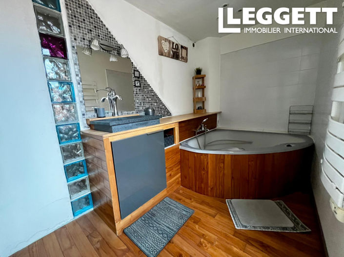 Image No.9-3 Bed House for sale