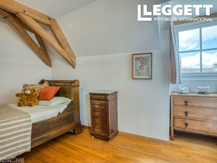 Image No.9-4 Bed House for sale