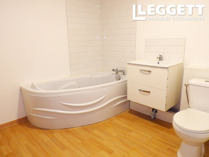 Image No.6-3 Bed House for sale