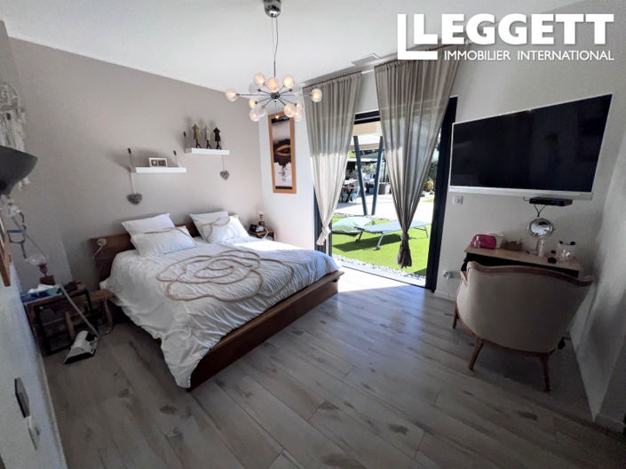 Image No.10-4 Bed House for sale