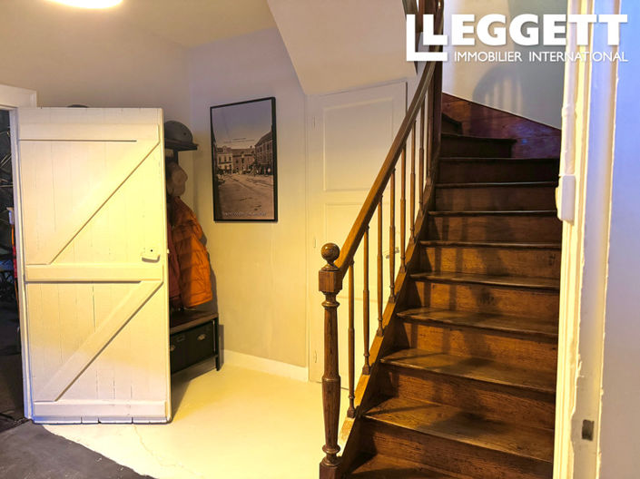 Image No.8-3 Bed House for sale