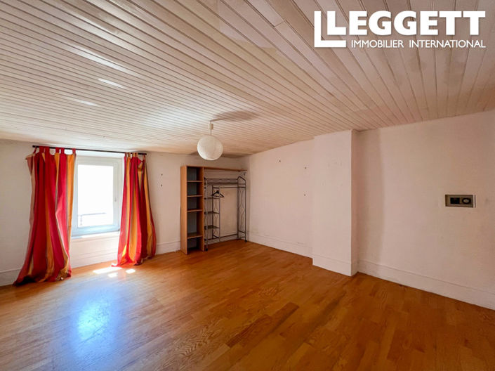 Image No.8-3 Bed House for sale