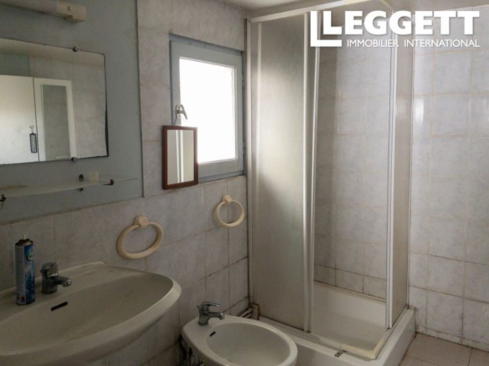 Image No.8-2 Bed House for sale